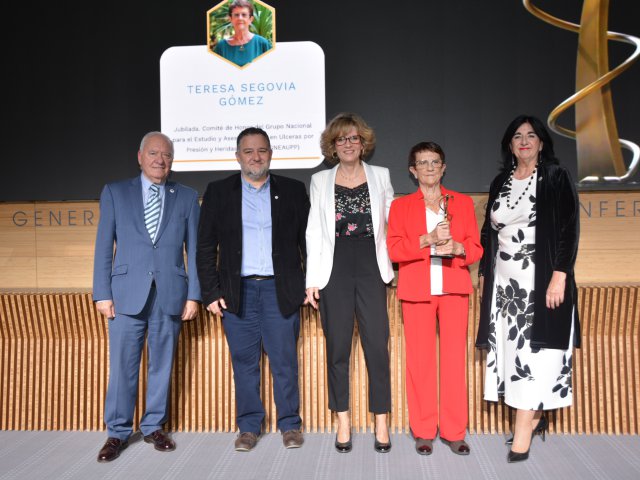 05Florentino Pérez Raya, Miguel Ángel La Parra, Elena Viñas, Teresa Segovia y Raquel Rodríguez